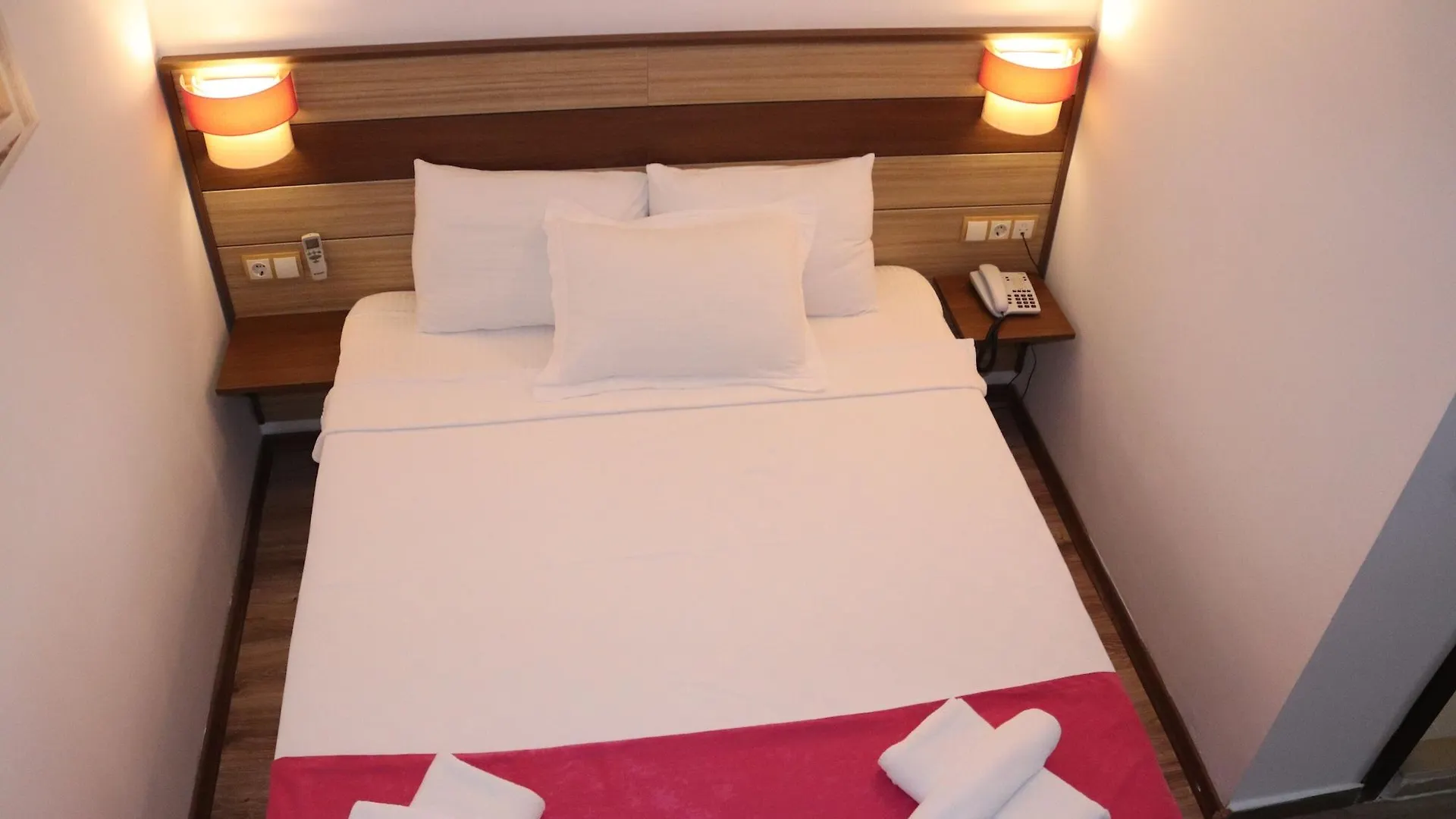 Eden Pyara Hotel Turunc 2*,
