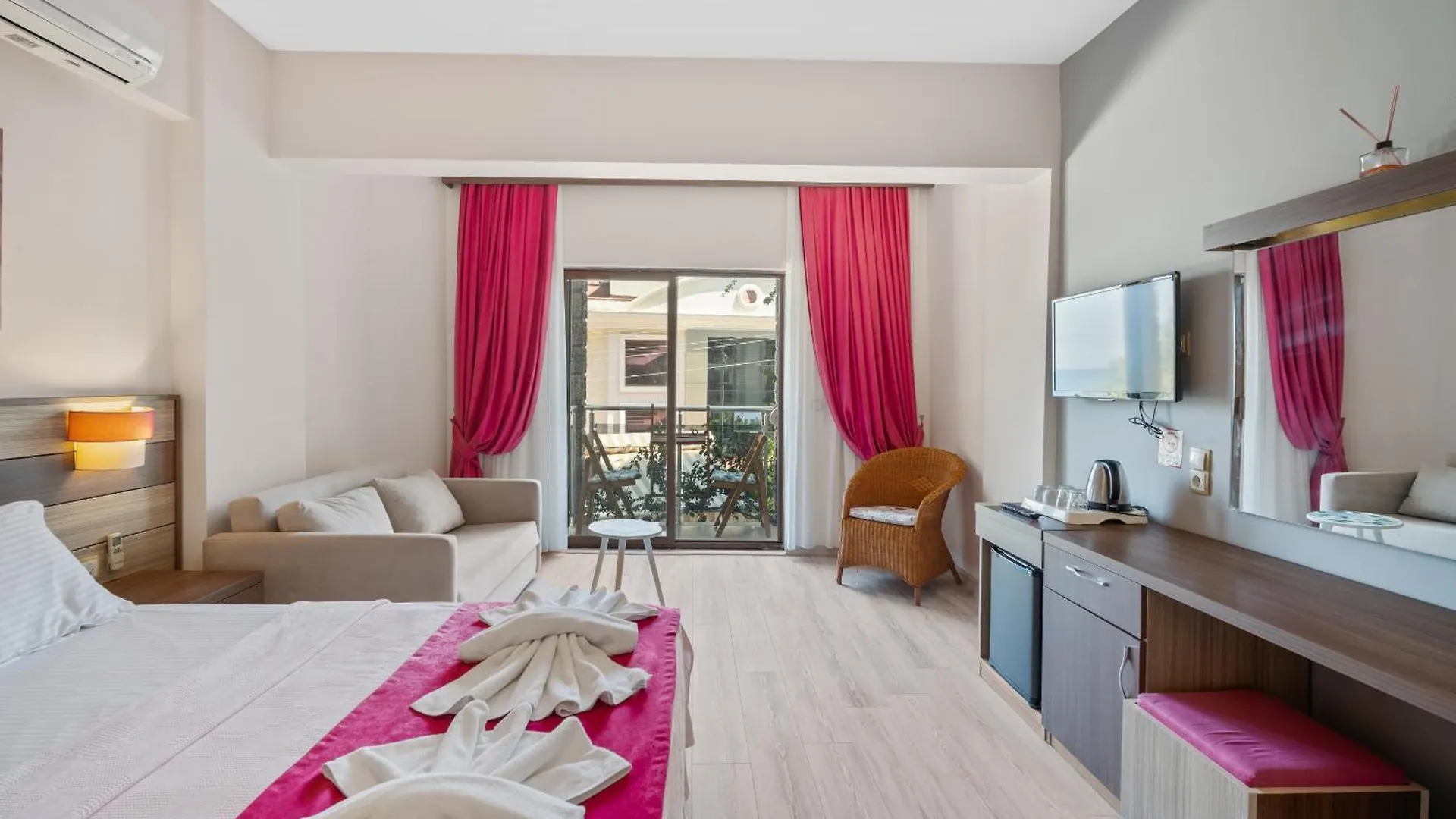 Eden Pyara Hotel Turunc