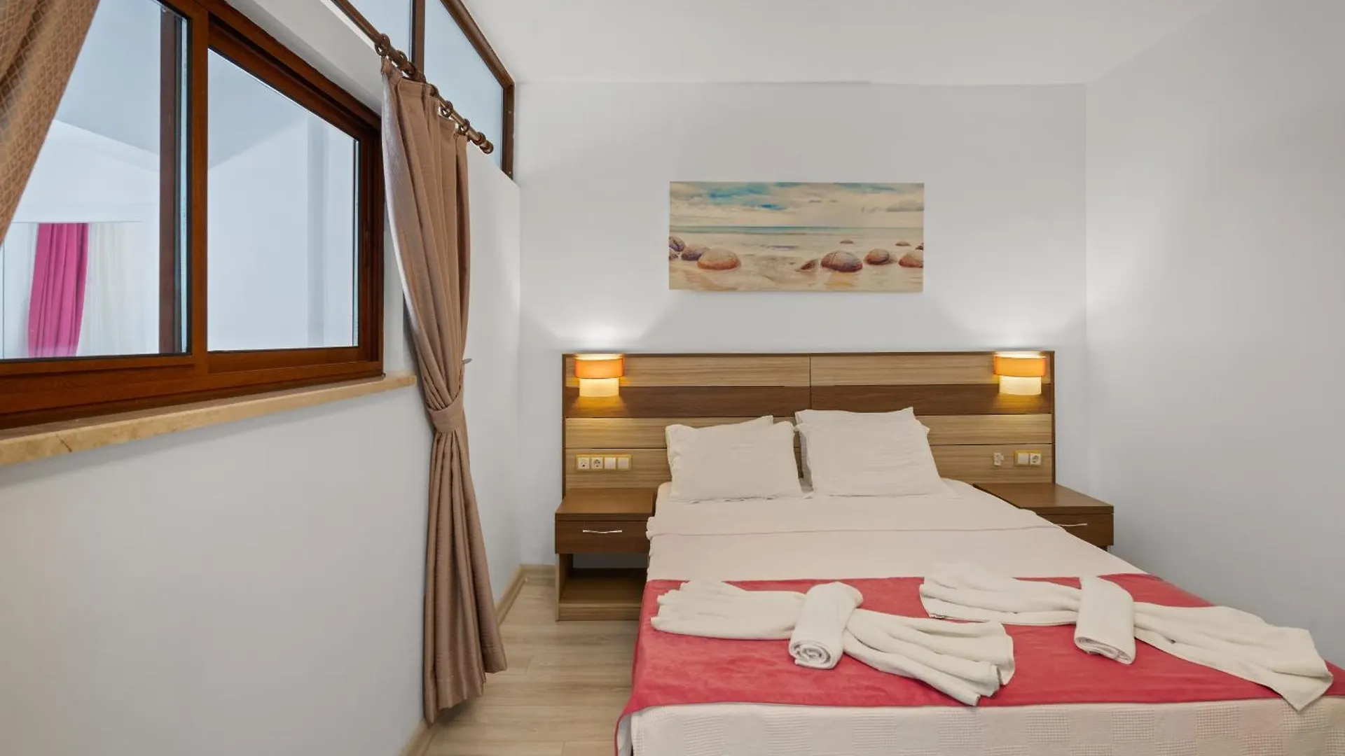 Eden Pyara Hotel Turunc 2*,
